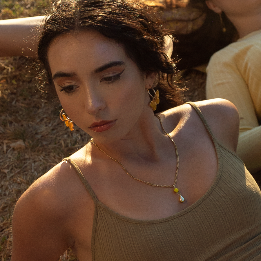 Lisa Geometric Iridescent Yellow Teardrop Curb Chain Necklace