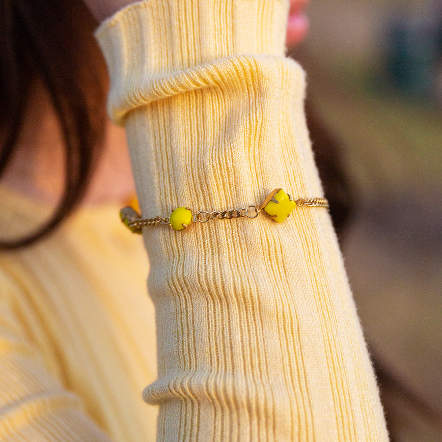 Lisa Geometric Yellow Stone Curb Chain Bracelet